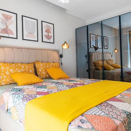 Sa Apartments! 150m To The Apartment