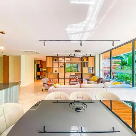 Sa Apartments! 150m To The Apartment